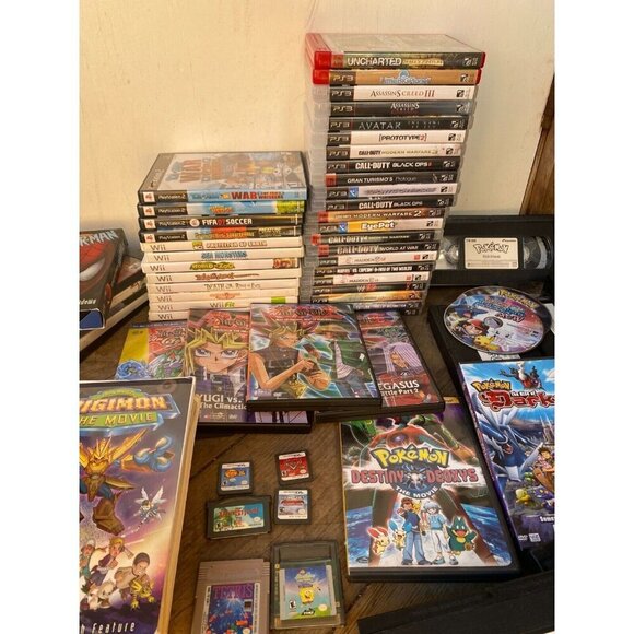 Huge Video Game & Collectibles Lot - Pokémon, Nintendo, Wii, PS2, Spiderman, etc - Picture 3 of 12